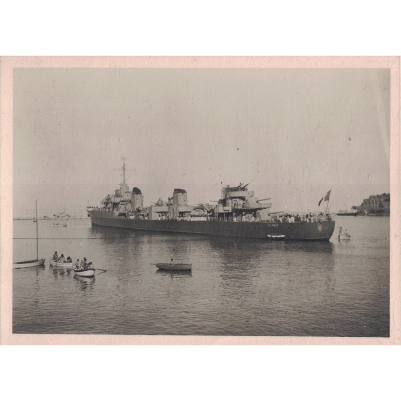 TORPILLEUR - "LE MALIN" - ARRIVANT DANS LA RADE DE MONACO - 1947 - PHOTOGRAPHIE. TORPILLEUR - "LE MALIN" - ARRIVANT DANS LA RADE DE MONACO - 1947 - PHOTOGRAPHIE.