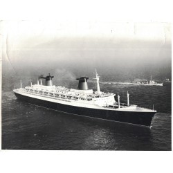 LE FRANCE - PAQUEBOT - PHOTOGRAPHIE FORMAT 23.8x18.2cm DU SERVICE PHOTO DES CHANTIER DE L'ATLANTIQUE - SAINT NAZAIRE.