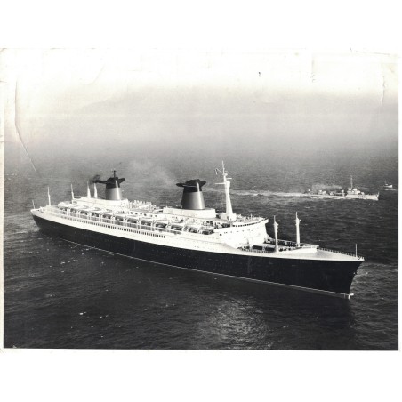 LE FRANCE - PAQUEBOT - PHOTOGRAPHIE FORMAT 23.8x18.2cm DU SERVICE PHOTO DES CHANTIER DE L'ATLANTIQUE - SAINT NAZAIRE.